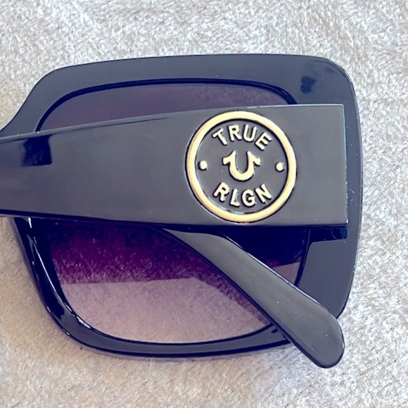 Brand New True Religion Black Oversized Square Sunglasses  display picture 3